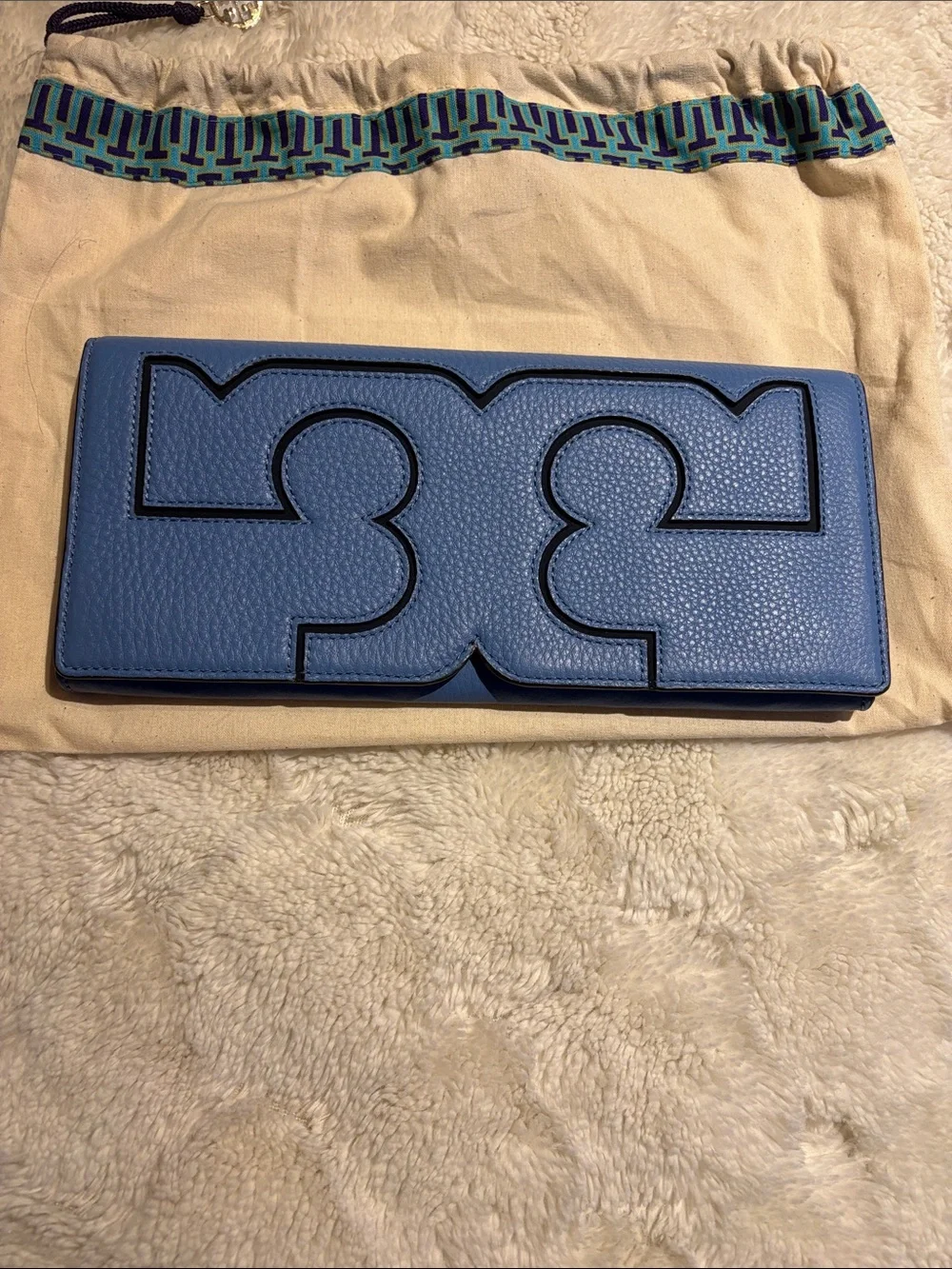 Tory Burch Blue Pebbled Leather Logo Continental Clutch